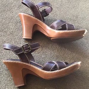Women’s Nurture Platform Sandal Brown/Tan  8.5 Med